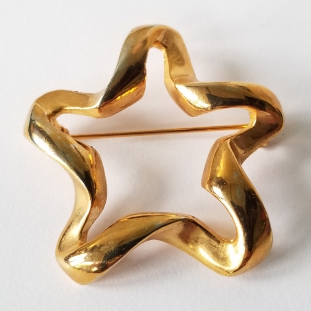 Vintage star outline brooch gold tone pin celestial